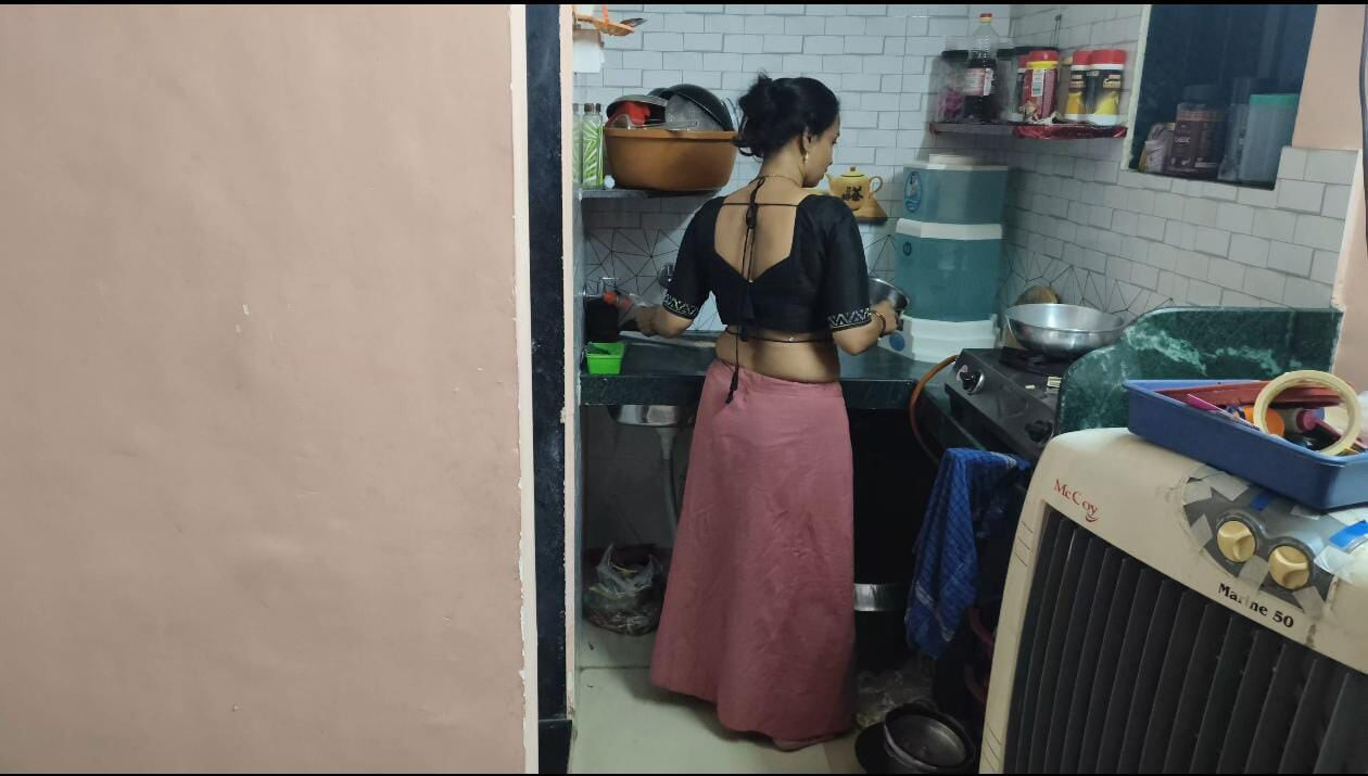 Leave friends sister -in her house after leashing friends sister
