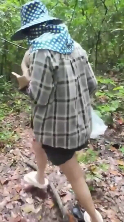 Thai girls walking and talking and picking mushrooms in the forest, secretly showing in the deep forest Clear Thai voice | Clip 1