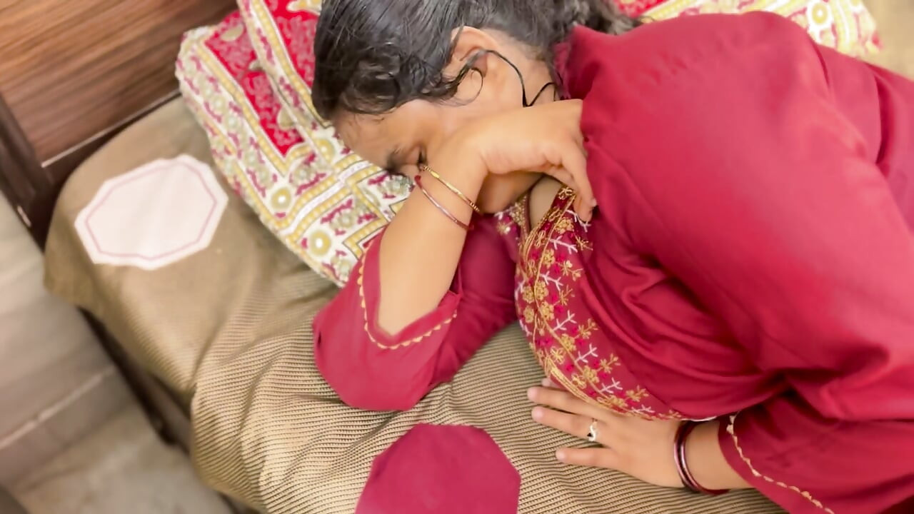 Devar Caught Bhabhi nago w łóżku - hardcore night sex hindi