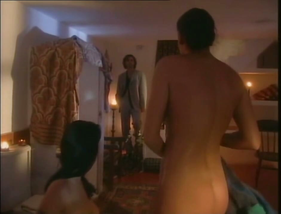 Harika orta yaşlı seksi kadın arabada büyük siyah yarakla sikiliyor