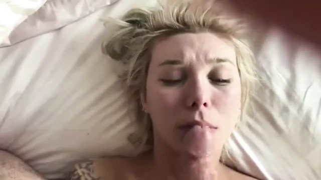 good morning blowjob & cum swallow