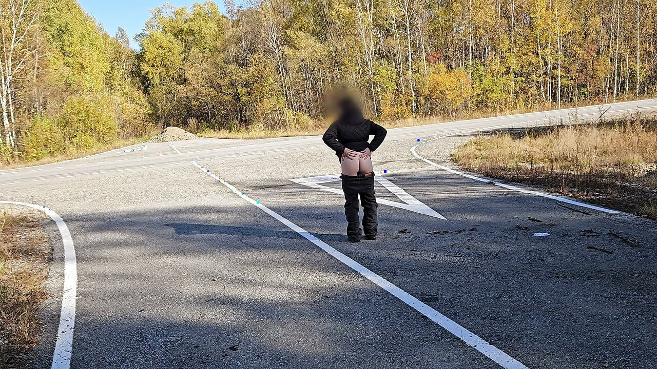 Beautiful autumn and my bare ass went for a walk