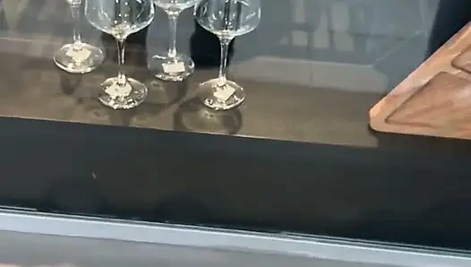 Busty Bana Halka açık Tuvalette Oral Seks Yapıyor