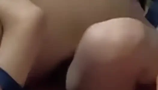 Rus arkadaşımla yatakta tam zaman geçirirken kıskanma