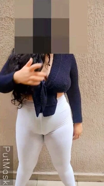 Esposa gostosa com seios grandes