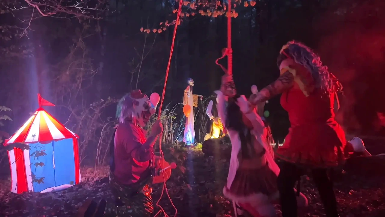 怪异的小丑派对