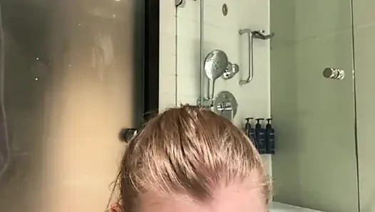 Hard fingering pussy in the bathroom hotel with jucielussie