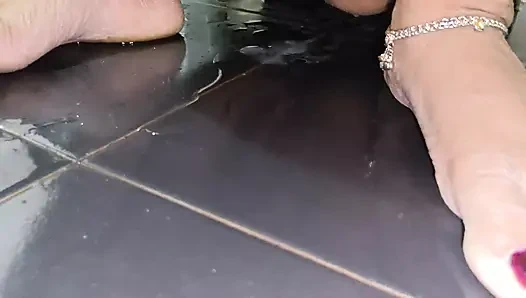 Bhabhi ki neend kharab kar di subah subah devar ne