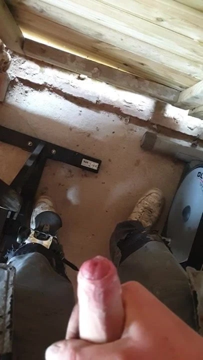 Construction worker outdoor wank