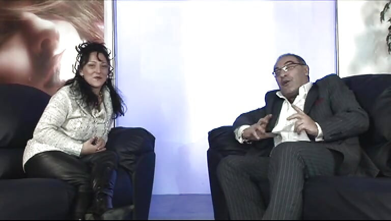 Threesomes for Fantastic MILF with Hairy Pussy Fucked and Cumshot in Mouth by Two Cocks