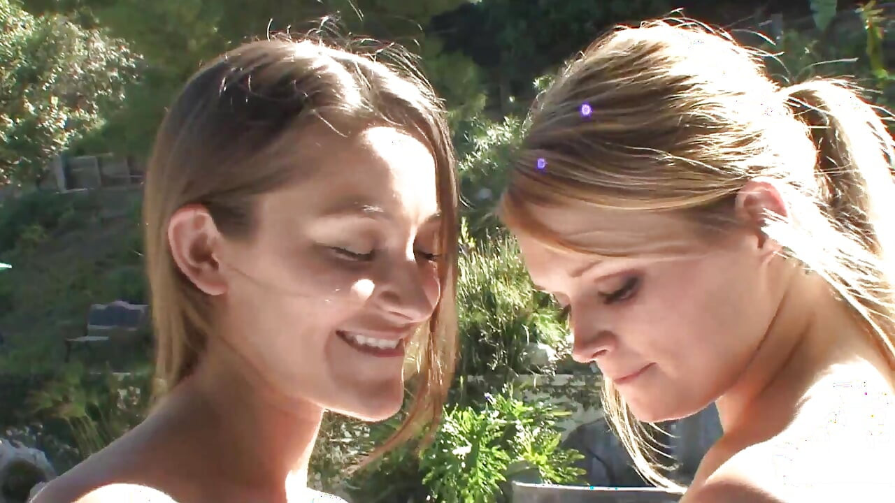 Heather Starlet et Dani Daniels sont des lesbiennes sexy