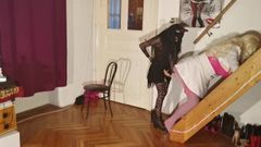 Goth Teenager, Missbrauch & Straponfick ihre riesige echte Barbi-Puppe Teil 2