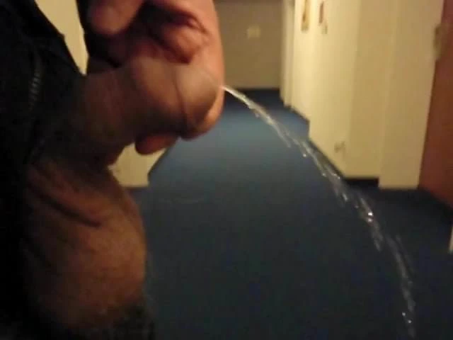 Me pee indoors soaking things