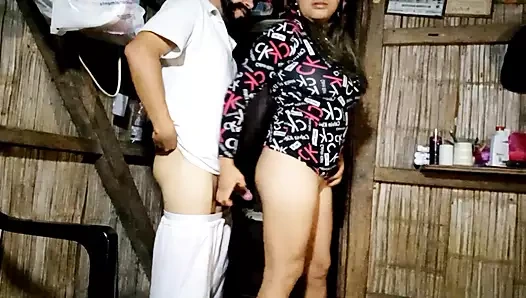 Мой сводный брат пытается интенсивно трахнуть меня, как порно-мастер на вечеринке с лучшими друзьями