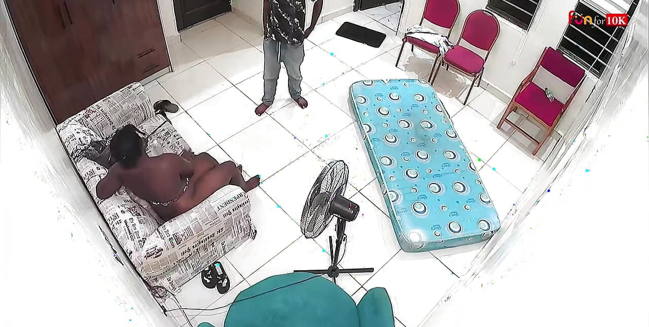 和一个拉各斯巴迪快速做爱, 他让我在几分钟内射精