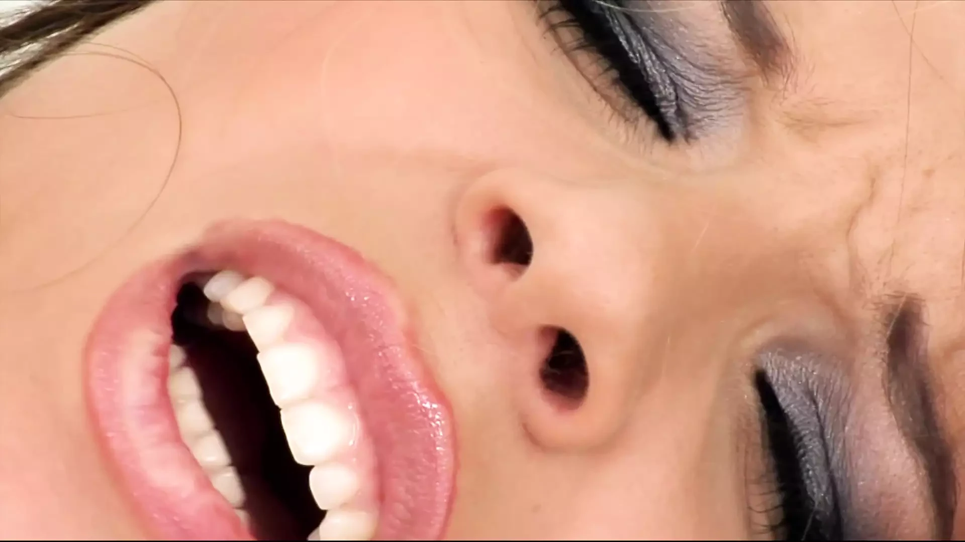 난 네가 그녀를 따먹고 나를 따먹는 게 아니야 믿을 수 없어! 극단적인