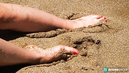 Alexya bu tropikal cennette oynamak için doğdu