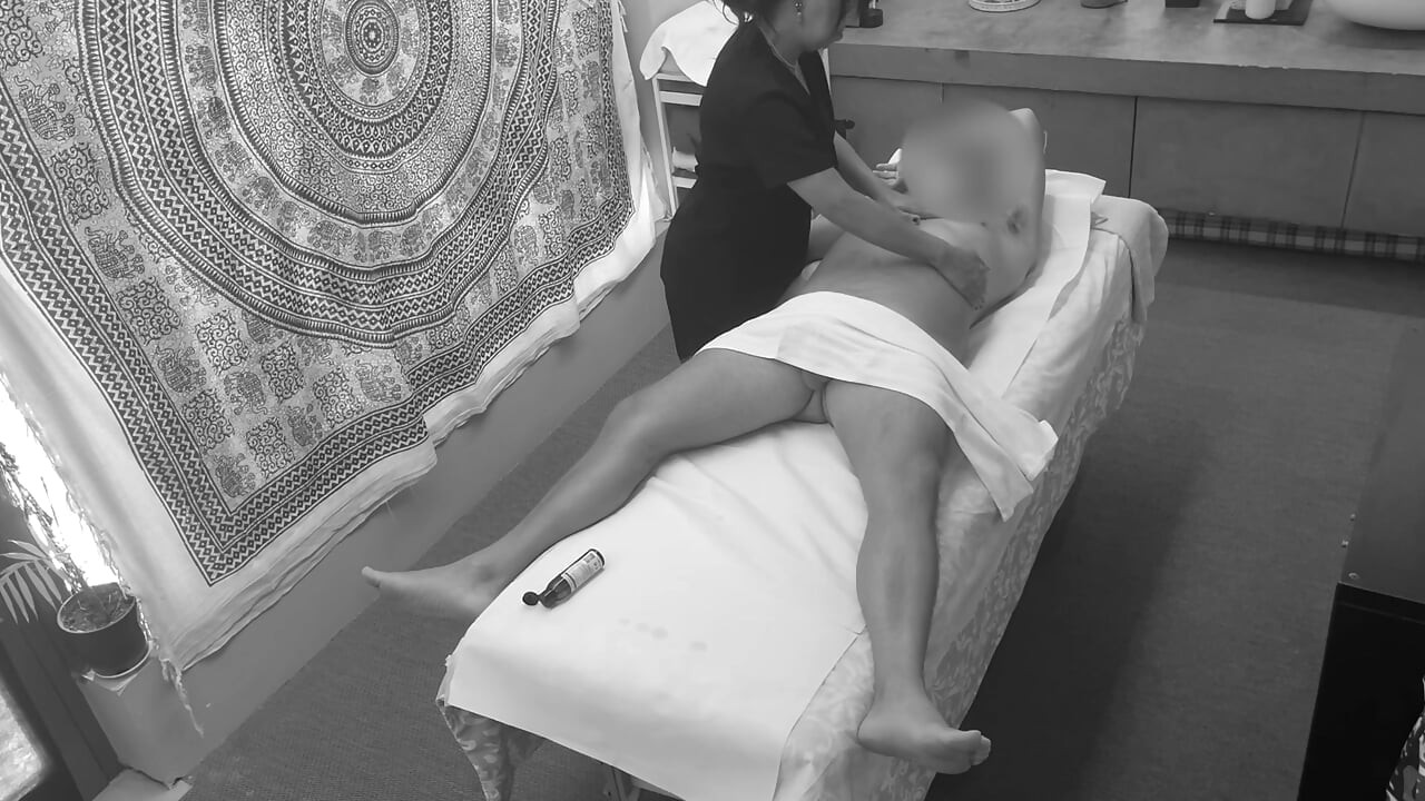 Massagem erótica e final feliz intenso filmado