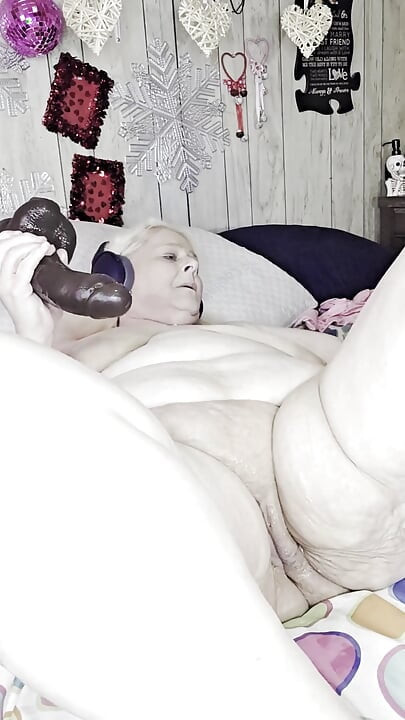 Shes Horny as Fuck in the Cab of That Truck