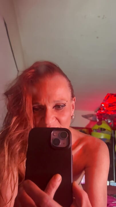 Fanin toive täyttyy, kun hän antaa minulle vaatteita, joita käytän hänen takiaan