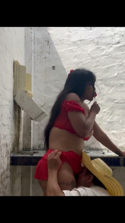 Stepfather fucks his beautiful, busty, big-assed stepdaughter in an abandoned house. | Clip 1