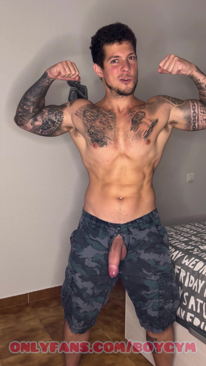MILITARY GAY shows how his weapon CUMS💦