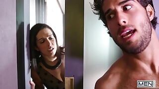 Бывшая соседка По комнате Paul Canon и Diego Sans становятся горячими и сексуальными друг с другом - MEN