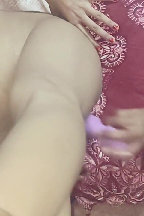 Η Suman Bhabhi ανοίγει το μεγάλο μουνί της μετά το γαμήσι