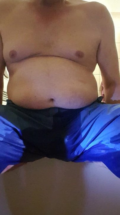 pee in shorts