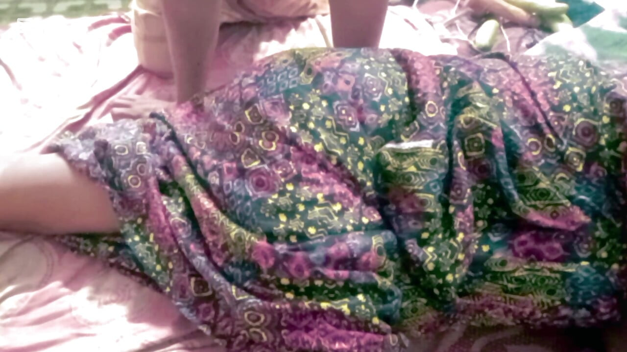 Step sone fuck  her younger  and sexy stepmom on her bead