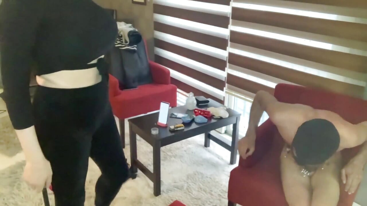 Rula'nın sahibesinin hakimiyeti seni her zaman boyun eğdiriyor