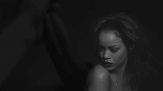 Rihanna incoraggiamento a succhiare il cazzo