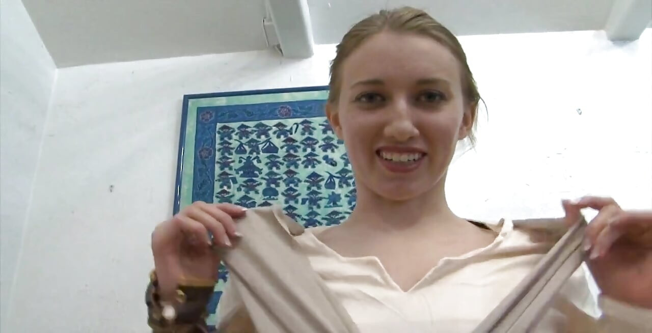 Blondynka Cosplay Loszka bierze twarz po ustnej