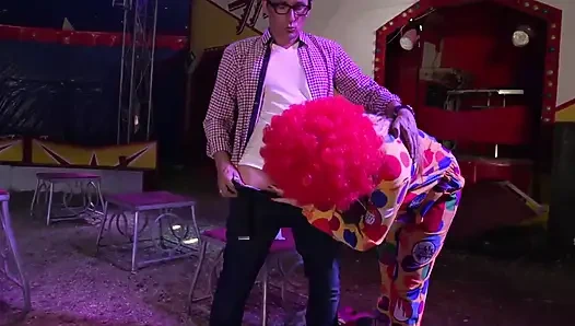 Дикая Скачка Толстушки Циркового Клоуна И Двойного Проникновения