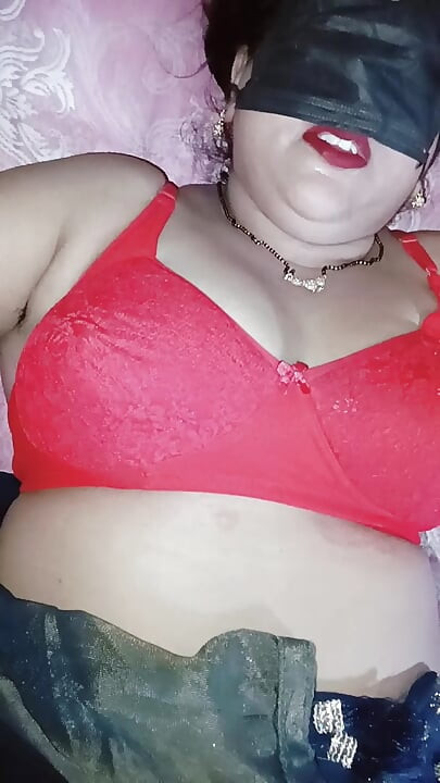 Hot mammi ne mere ghar aakar apni chut kyu chud