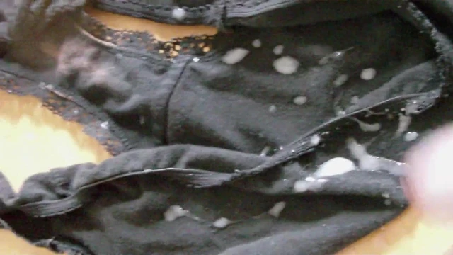 Tossertims spunks in wifes panties