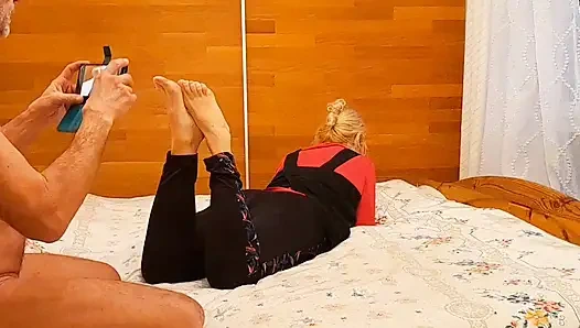 Красивая Зрелая Блондинка Любит Поклонение Ногам И Секс