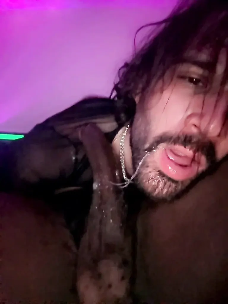 Pretty PAWG Femmboi Throatbullied