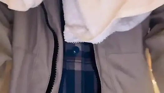 Крошечные сиськи идеальной Hana носить одежду после душа, красивая волосатая