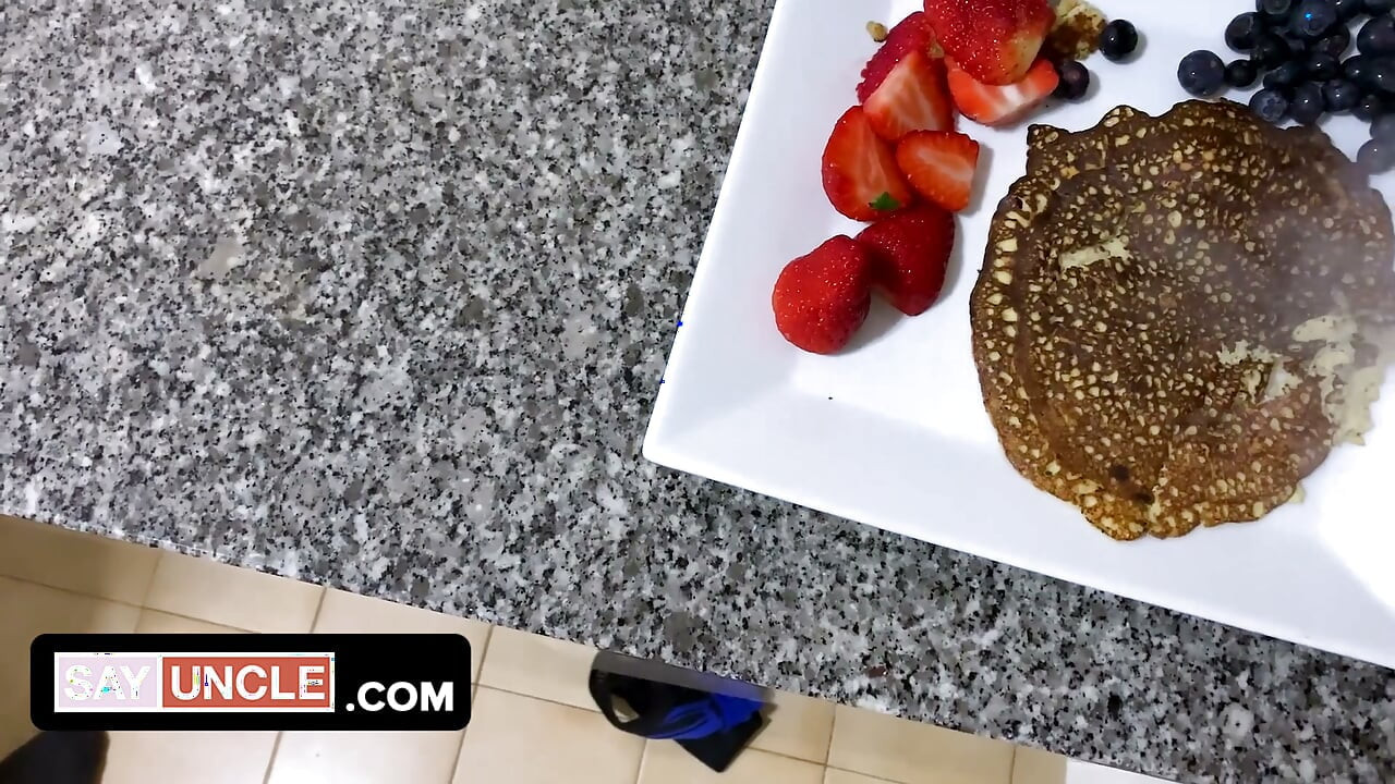 Latino boyfriends get dick sucking and ass licking during breakfast