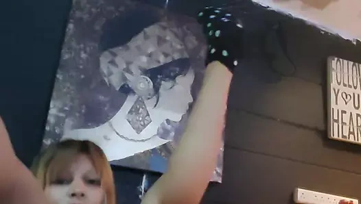 Yastığımla zengin sikişiyorum