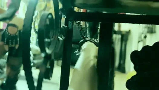 NO mercy PALM Beating - gebundener sklave