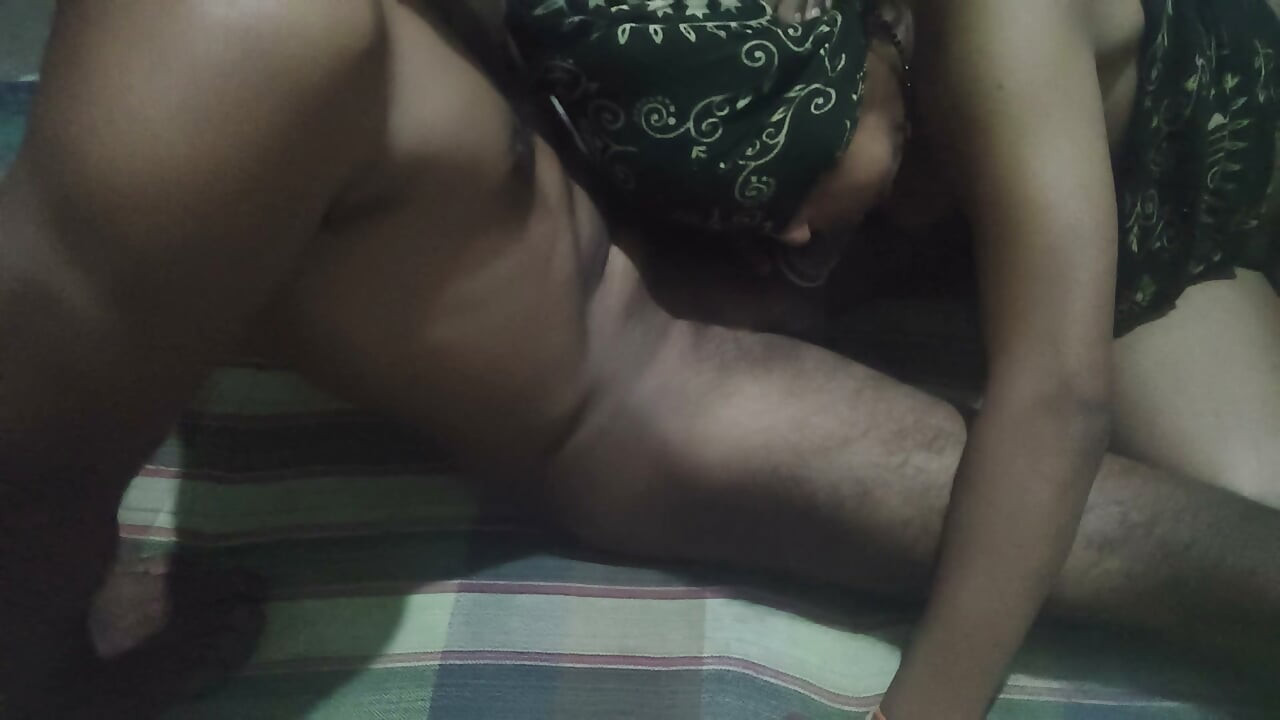 Munh mein gale Tak sexy