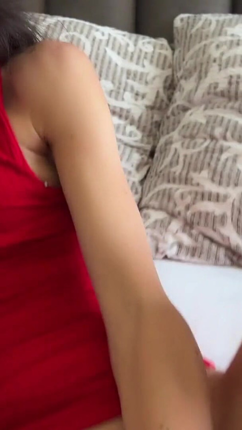 Cutie hraje pouliční hru a dostane lákavou nabídku - deepthroat, drsný sex a creampie | Klipy 2