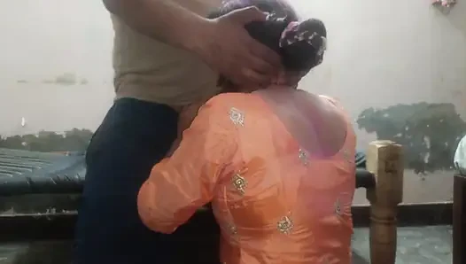 Gab stiefbrud auf Holi einen moment