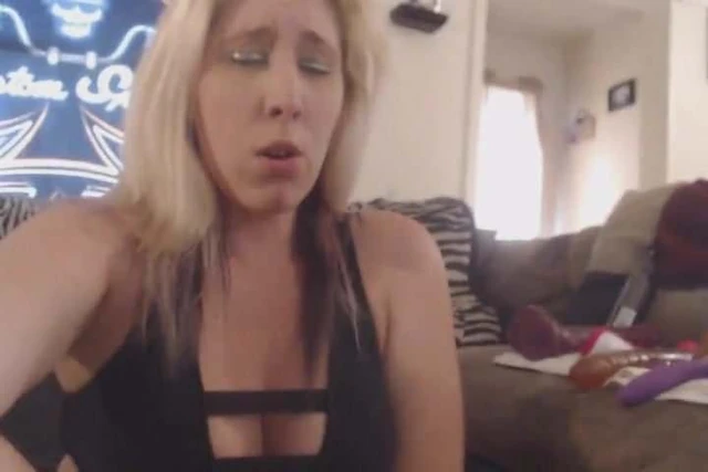 Hot Blonde Babe Dildoing Pussy on Cam