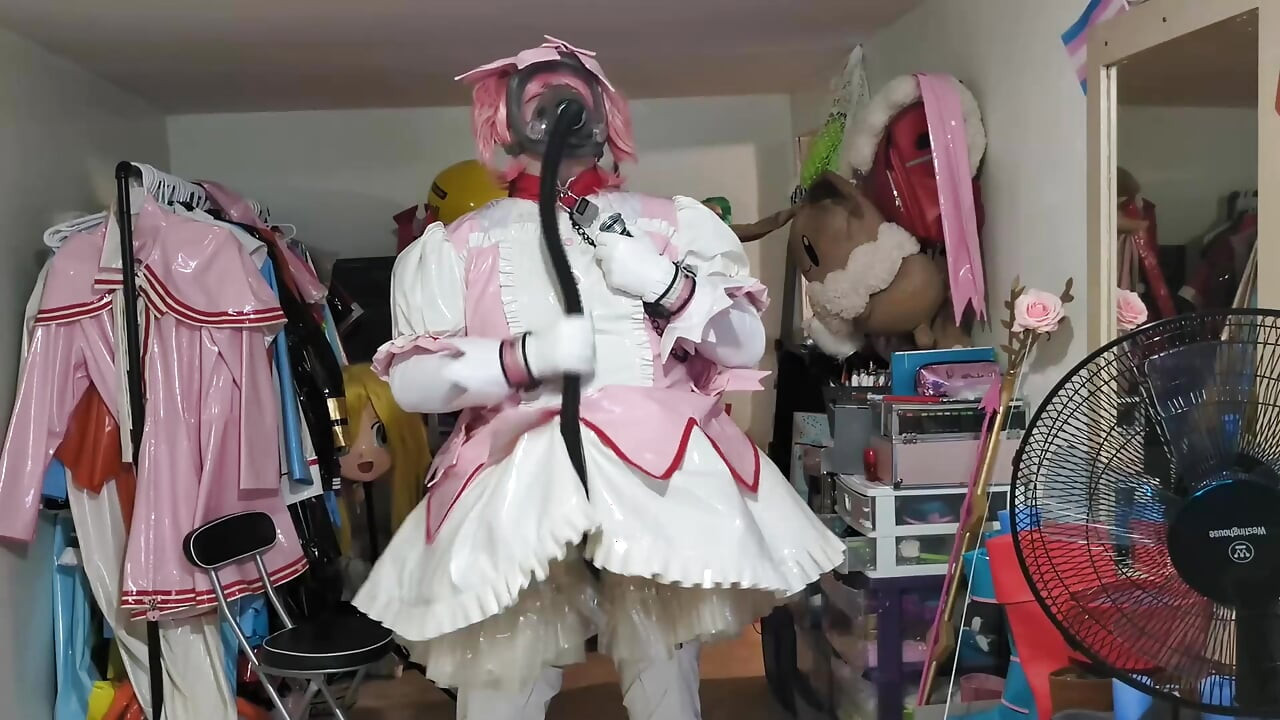 PVC Awek Ajaib Madoka, Gasmask, Perhambaan dan Makan Air Mani Berakhir