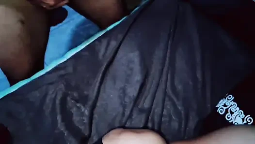 Threesome indo terbaru. Istri nakal suka di setubuhi dua pria. Suami menyetubuhi istrinya bersama teman-temannya yang di undang dari kota