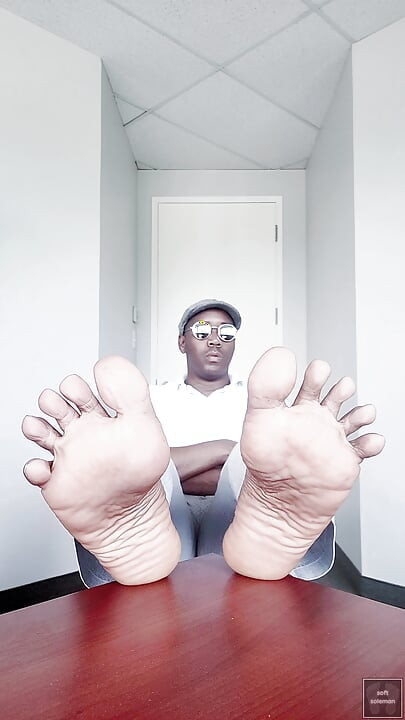 Male soles in the office (5) (2026)
