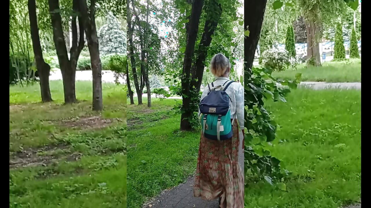 Munter husmor Lukerya på kjøkkenet